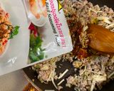 A picture of step 3 of Thai Gaprao Rice (Readymade sauce).