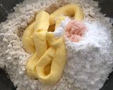 Foto langkah ke 2 dari resep Bolen pisang tanpa korsvet, enak dan renyah.