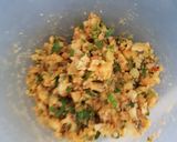 A picture of step 2 of Potatoes paratha.