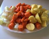 Foto del paso 1 de la receta: Crema de zanahorias y calabaza 🎃