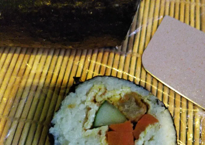 Langkah-langkah untuk membuat Resep Sushi Roll Ala Rumahan