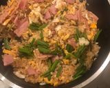 รูปขั้นตอนการทำที่ 2 ของ ข้าวผัดไข่และแฮม มื้อเก็บตัวอยู่บ้าน🥴 โควิท