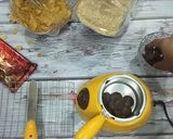 Gambar langkah 3 resipi Jejari roti coklat.