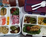 Foto langkah ke 6 dari resep Mommy bento Babi goreng tepung saus tiram.