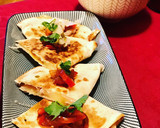 Foto del paso 3 de la receta: Quesadillas con salsa siracha y sincronizadas de pavo