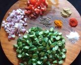 मसाला भेंडी (masala bhendi recipe in marathi) रेसिपी स्टेप 1 फोटो 