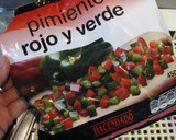 Foto del paso 3 de la receta: Tacos de pollo especiado con pimientos y guarnición
