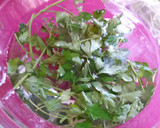 Foto del paso 1 de la receta: Alcachofas con langostinos y salsa verde
