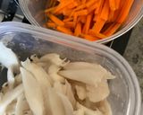 Foto langkah ke 1 dari resep Oseng Wortel Jamur Pedas.