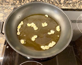 Foto del paso 2 de la receta: Gula al ajillo, sin gluten