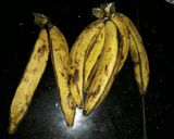 A picture of step 1 of Boiled plantains and egg turkey stew.