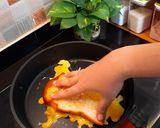 Foto langkah ke 4 dari resep Roti John ala rumahan.