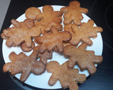 Foto del paso 5 de la receta: Galletas navideñas de almendra y limón sin azúcar
