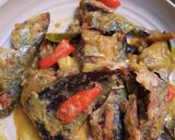 Foto langkah ke 2 dari resep Ikan kembung bumbu kuning.