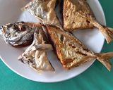Foto langkah ke 3 dari resep Ikan goreng.