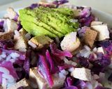 Foto del passaggio 3 della ricetta Riso, tofu, cavolo, avocado 🔋🍽️