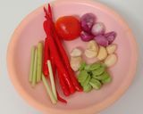 Foto langkah ke 1 dari resep Ikan Cuwe Suwir Pedas.