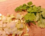 Hình bước làm 2 của món Canh Khoai Môn Bí Đỏ Nấu Trai Đen (Vẹm)