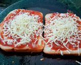 A picture of step 4 of Cheese bread pizza 🍕.