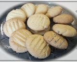 A picture of step 1 of ☕🍪Fork Biscuits🍪☕.