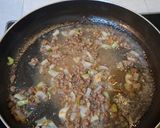 Foto langkah ke 4 dari resep Sayur siram tumis daging cincang.