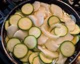 Foto del paso 1 de la receta: Tortilla de papas y calabacín