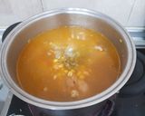 Foto del paso 5 de la receta: Arroz con pollo, zanahoria, maíz, guisantes y salchicha