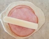 Foto del paso 2 de la receta: Rollos de jamón con queso no