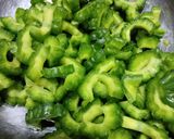 Foto langkah ke 1 dari resep Tumis Pare Teri Tempe.