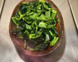 Foto del paso 2 de la receta: Chuleta de res con salsa de chile pasilla y pimiento verde