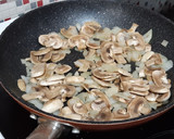 Foto del paso 2 de la receta: Espaguetis con champiñones y jamón