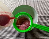 A picture of step 5 of Boabab hibiscus drink.