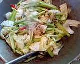 Foto langkah ke 3 dari resep Sayur labu dan sawi.