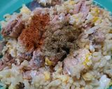 Foto del paso 4 de la receta: Arroz con sardinas y huevo revuelto