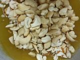 ડ્રાયફૂટ ચીકી (Dryfruits Chikki Recipe in Gujarati)