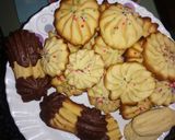 A picture of step 4 of Butter piped cookies.