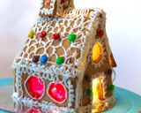 A picture of step 4 of “Eggless Gingerbread House” with icing.