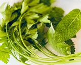 Hình bước làm 4 của món Salad Râu Bạch Tuộc, Nui Sò & Cà Chua