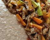 Foto del paso 2 de la receta: Bistec en salsa de chile morita