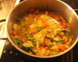 Foto del paso 8 de la receta: Sopa, para día neblinoso y fresco para chomba y ojotas