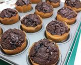 Foto langkah ke 6 dari resep Muffin Coklat, No Mixer.