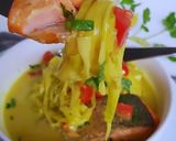 Une image de l'étape 5 de Linguine de poireaux et saumon au curry.