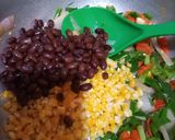A picture of step 4 of Avocado rice.