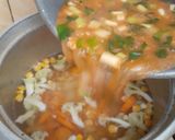 Foto langkah ke 4 dari resep Sup tomat sosis.