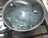 A picture of step 1 of Beef stroganoff with rice.