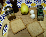 Foto del paso 1 de la receta: Pan Tostado con Manzana y Huevo Duro