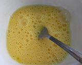 Foto langkah ke 2 dari resep Telur Dadar Daun Melinjo.