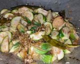 Foto langkah ke 6 dari resep Tumis manis terong teri.