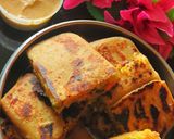 A picture of step 4 of Sweet corn roti pocket.
