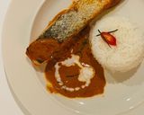 A picture of step 4 of Salmon Red curry.